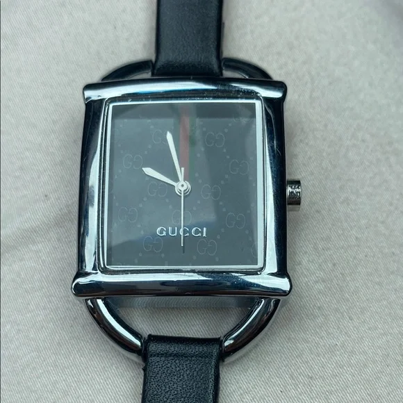 Gucci Black and Silver Square Watch GUCCI S-Steel Square Black Dial Bracelet Women main image 4